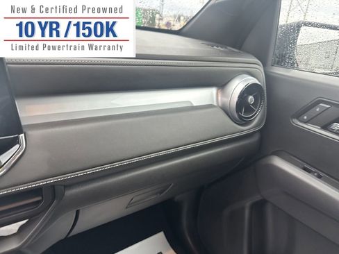 Used 2024 Chevrolet Colorado LT image 25