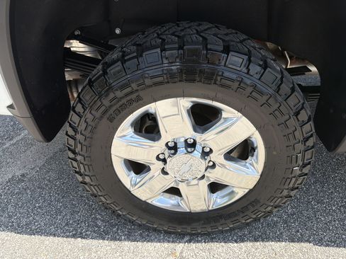 Used 2020 Chevrolet Silverado 3500 LTZ w/ LTZ Convenience Package AWD/4WD image 18