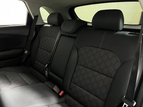Used 2022 Kia Niro LXS FWD image 22