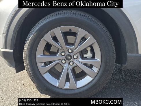 Used 2022 Ford Explorer XLT w/ Equipment Group 202A AWD/4WD image 10