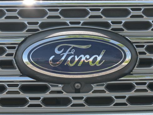 Used 2023 Ford Explorer Limited AWD/4WD image 39
