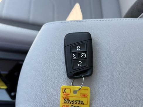 New 2026 Volkswagen Taos SE AWD/4WD image 34
