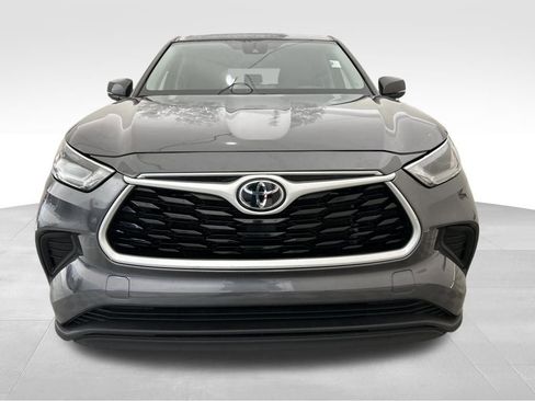 Used 2023 Toyota Highlander L FWD image 8