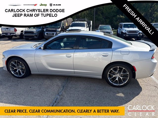 Used 2022 Dodge Charger SXT w/ Plus Group RWD image 11