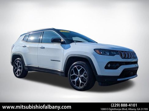 Used 2025 Jeep Compass Limited AWD/4WD image 1