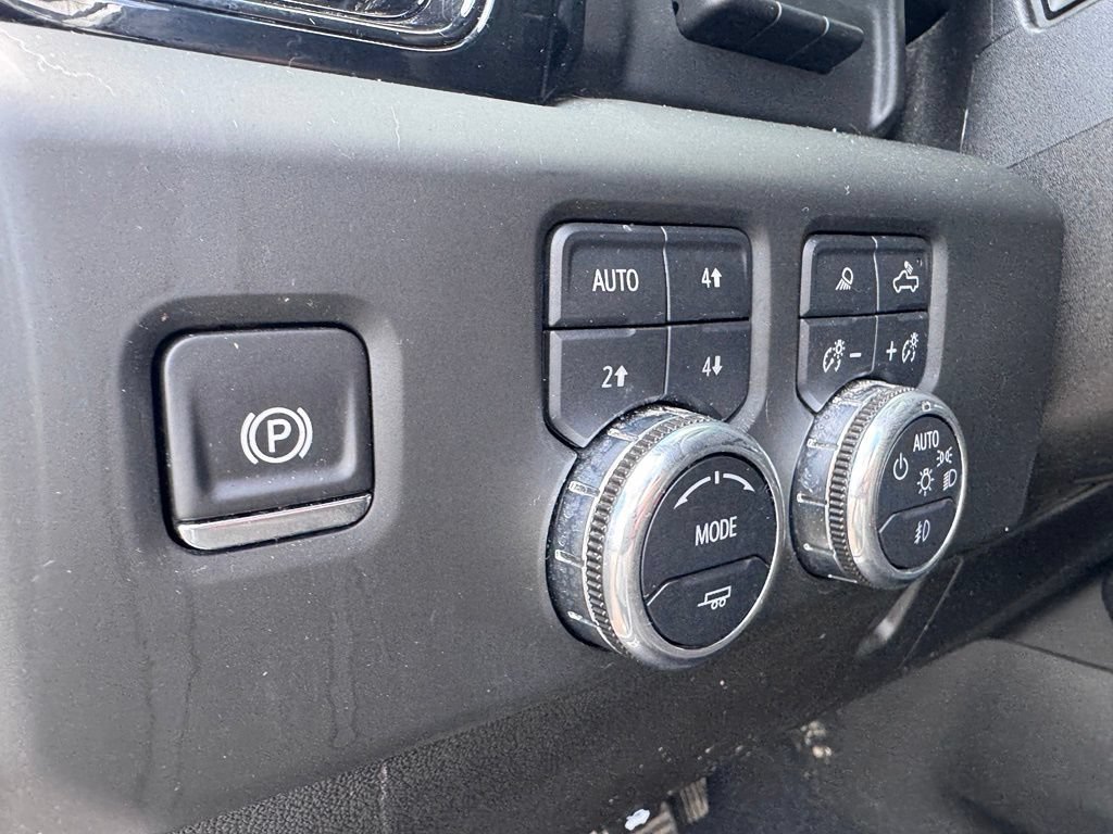 Used 2025 GMC Sierra 2500 AT4 AWD/4WD image 14