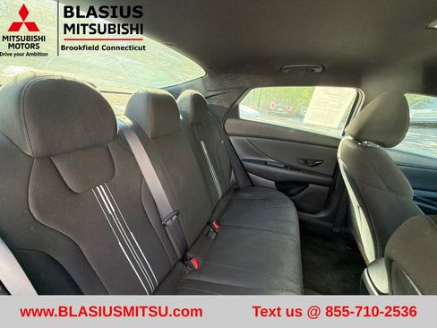 Used 2025 Hyundai Elantra Sport FWD image 34