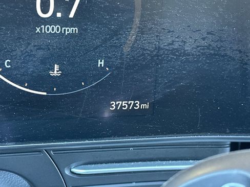 Used 2024 Hyundai Kona Limited FWD image 27