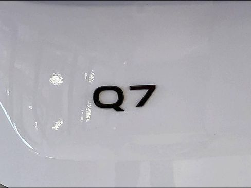 Used 2025 Audi Q7 3.0T Premium Plus image 9