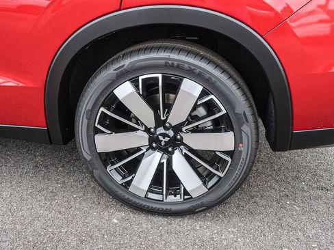 New 2025 Mitsubishi Outlander AWD image 17