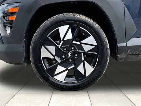 Used 2025 Hyundai Kona SEL AWD/4WD image 9