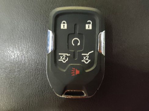 Used 2017 Chevrolet Suburban Premier image 32