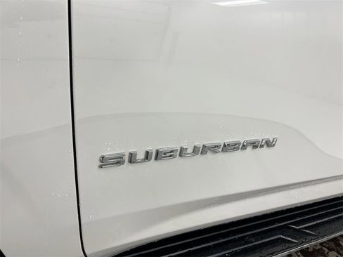 Used 2024 Chevrolet Suburban High Country w/ Advanced Technology Package image 28