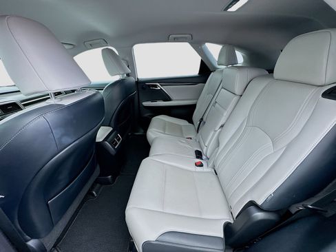 Used 2019 Lexus RX 350L FWD w/ Accessory Package image 15