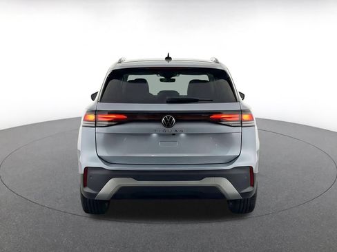 Used 2026 Volkswagen Tiguan SE AWD/4WD image 6