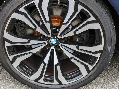 Used 2023 BMW X7 M60i w/ Executive Package image 11