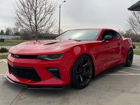 Used 2018 Chevrolet Camaro SS image 9