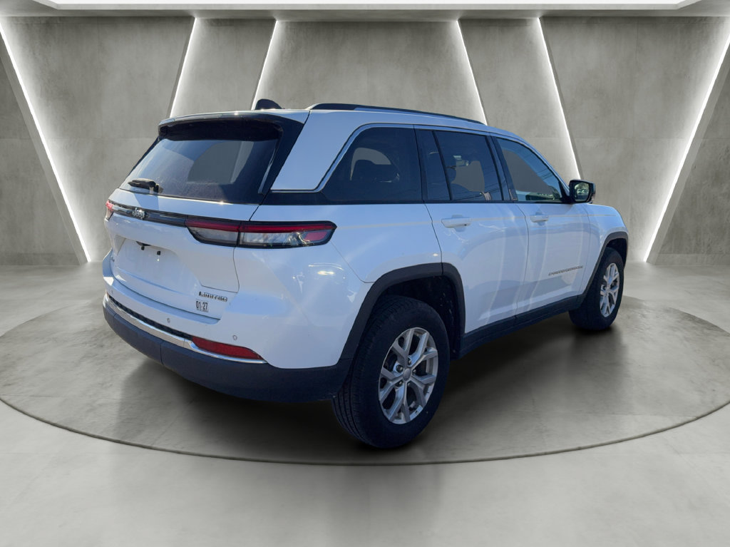 Used 2024 Jeep Grand Cherokee Limited AWD/4WD image 7