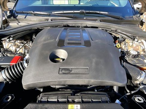 Used 2022 Land Rover Range Rover Velar R-Dynamic HSE image 13