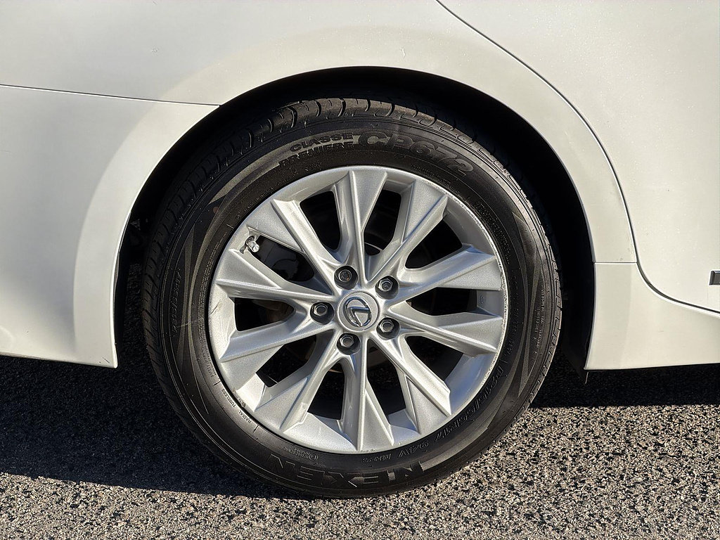Used 2013 Lexus ES 300h w/ Premium Pkg FWD image 32