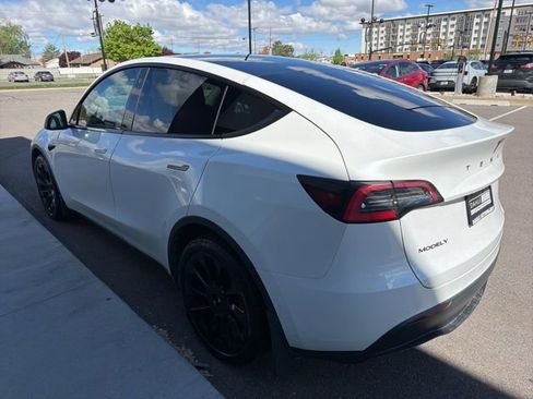 Used 2020 Tesla Model Y Long Range image 5
