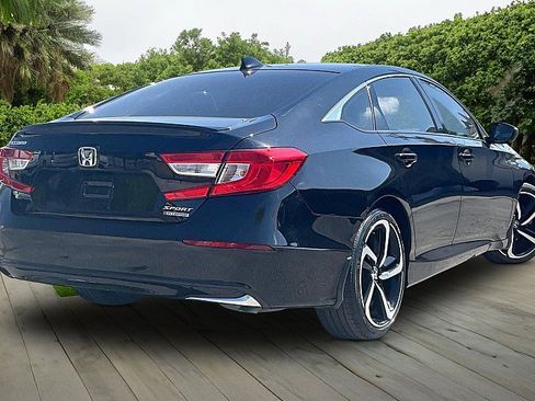 Used 2022 Honda Accord Sport image 2