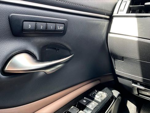 Used 2024 Lexus ES 300h w/ Premium Package image 36