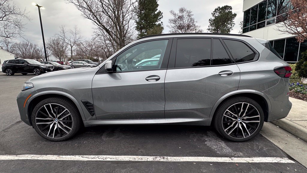 Used 2026 BMW X5 xDrive40i w/ M Sport Package AWD/4WD image 12