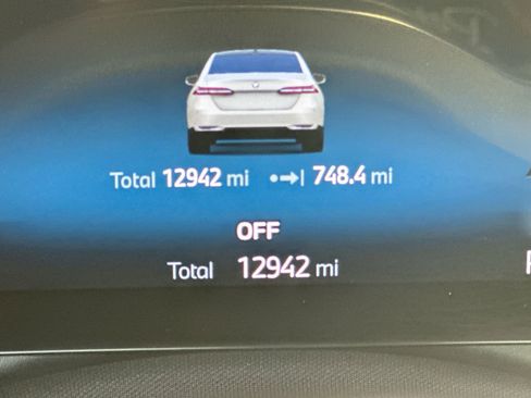 Used 2024 BMW 530i w/ Convenience Package image 15