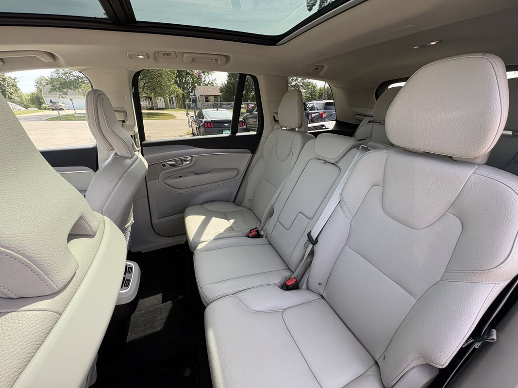 Used 2023 Volvo XC90 B5 Core AWD/4WD image 25