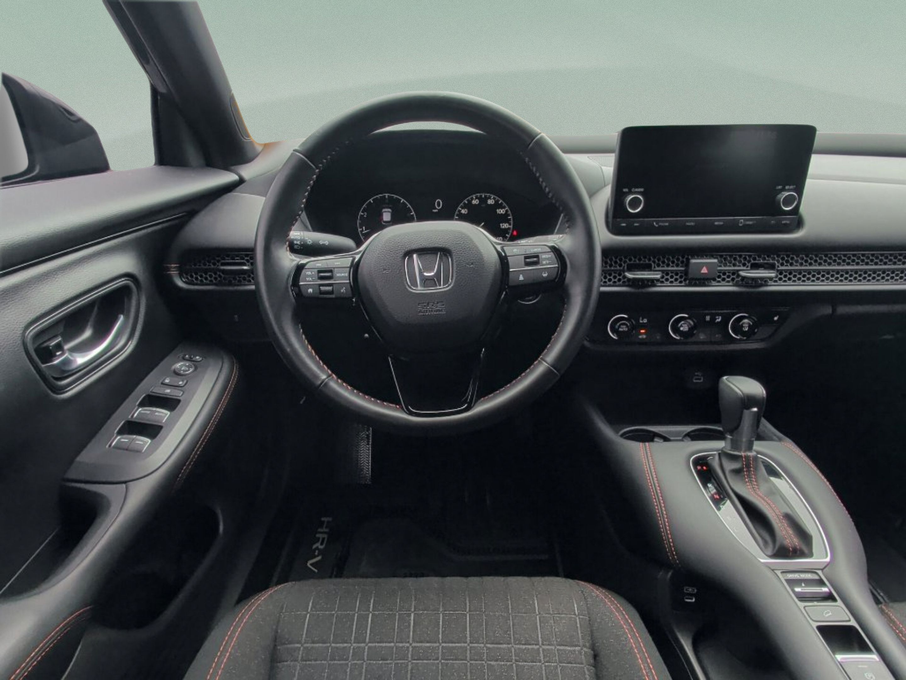 Used 2025 Honda HR-V Sport image 32
