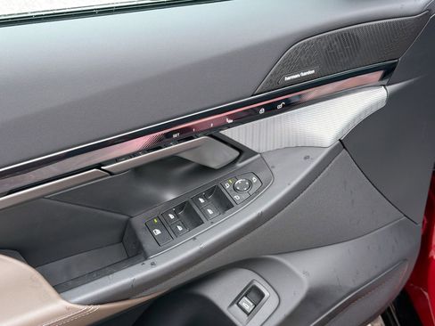 Used 2025 BMW i5 eDrive40i image 22