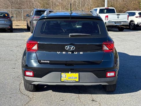 Used 2025 Hyundai Venue SEL image 25