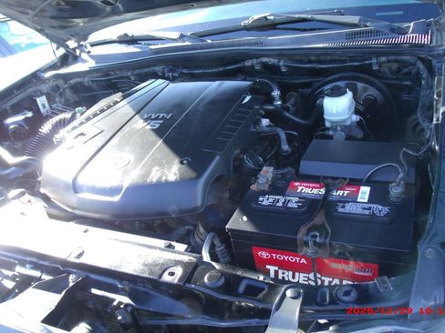 Used 2013 Toyota Tacoma PreRunner image 32