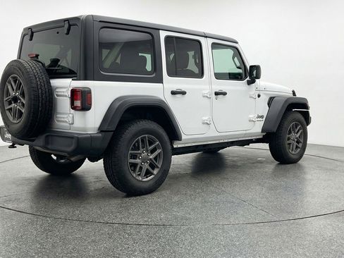 Used 2025 Jeep Wrangler Unlimited Sport AWD/4WD image 9