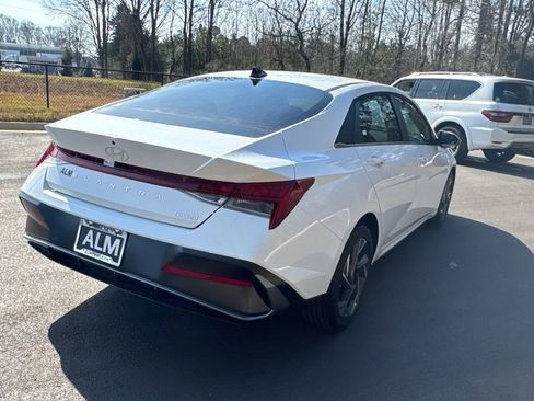 New 2026 Hyundai Elantra Limited image 5