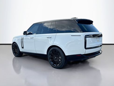 Used 2025 Land Rover Range Rover SE image 3