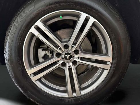 Used 2021 Mercedes-Benz GLC 300 4MATIC w/ Premium Package image 31