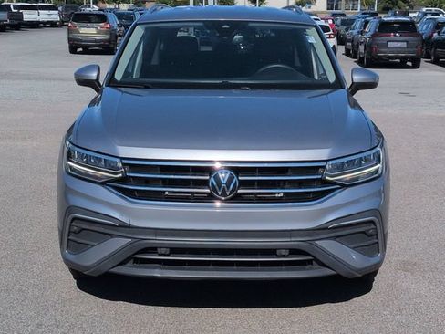 Used 2024 Volkswagen Tiguan SE FWD image 8