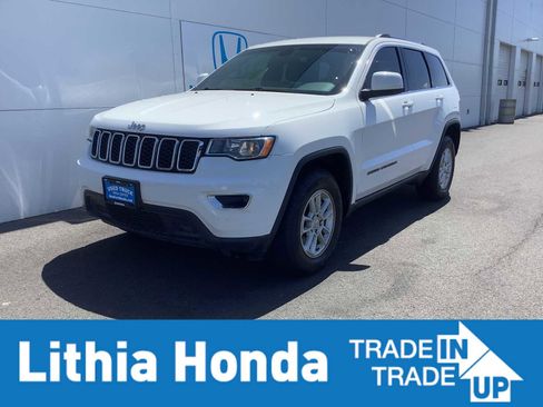 Used 2018 Jeep Grand Cherokee Laredo AWD/4WD image 1