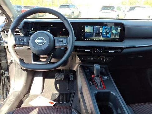 New 2026 Nissan Kicks SR FWD image 8