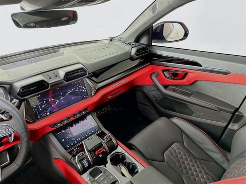 Used 2025 Lamborghini Urus SE image 24