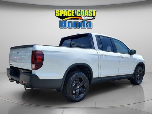 New 2026 Honda Ridgeline Black Edition image 3