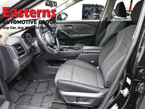 Used 2023 Nissan Rogue SV AWD/4WD image 13