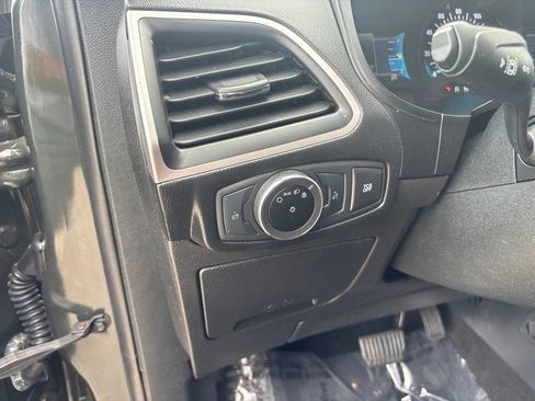 Certified 2023 Ford Edge SEL AWD/4WD image 14