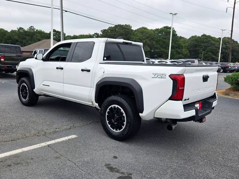 Used 2024 Toyota Tacoma TRD Off-Road AWD/4WD image 9