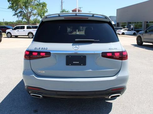 Used 2025 Mercedes-Benz GLS 580 4MATIC image 6