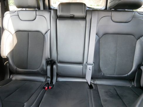 Used 2022 Jeep Grand Cherokee L Laredo image 13