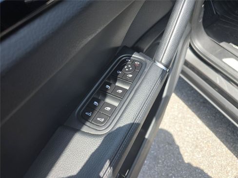 Used 2022 Porsche Cayenne S AWD/4WD image 19