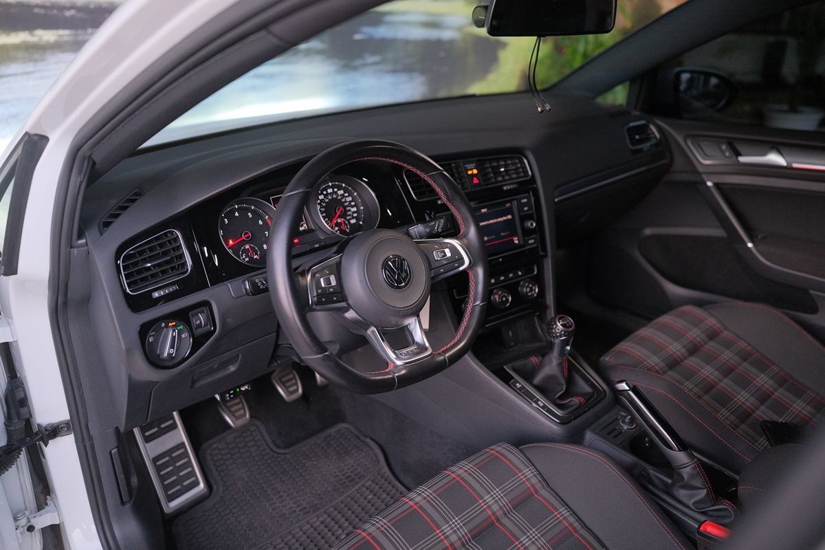 Used 2018 Volkswagen GTI S FWD image 14